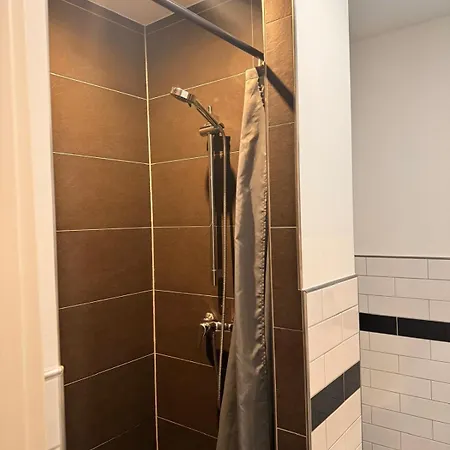 Monterzimmer Donea Apartment